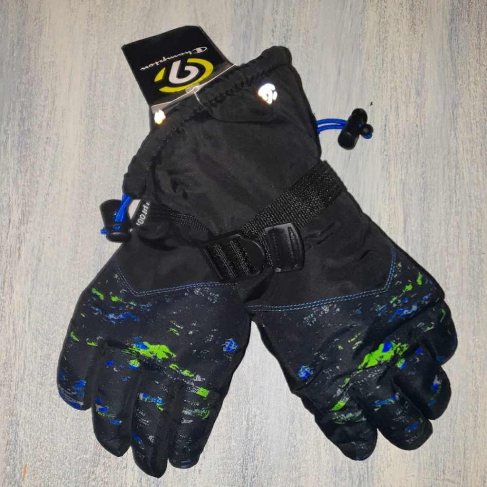 Nwt champion waterproof gloves size 4-7